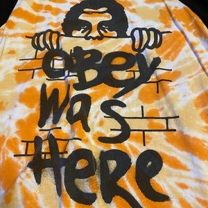 Obey mid length baseball style tee